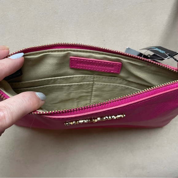 🆕Cynthia Rowley Pink Saffiano Leather Wristlet - Picture 3 of 3